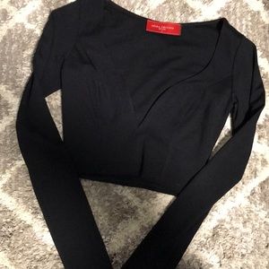 Crop top, low v with wire